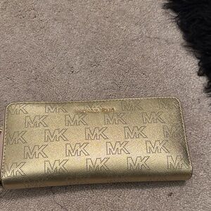 Michael Kors Gold Signature Wallet